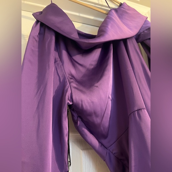 ASTR The Label Augusta Off Shoulder Feather Trim Mini Dress Purple Size Large - Picture 12 of 15